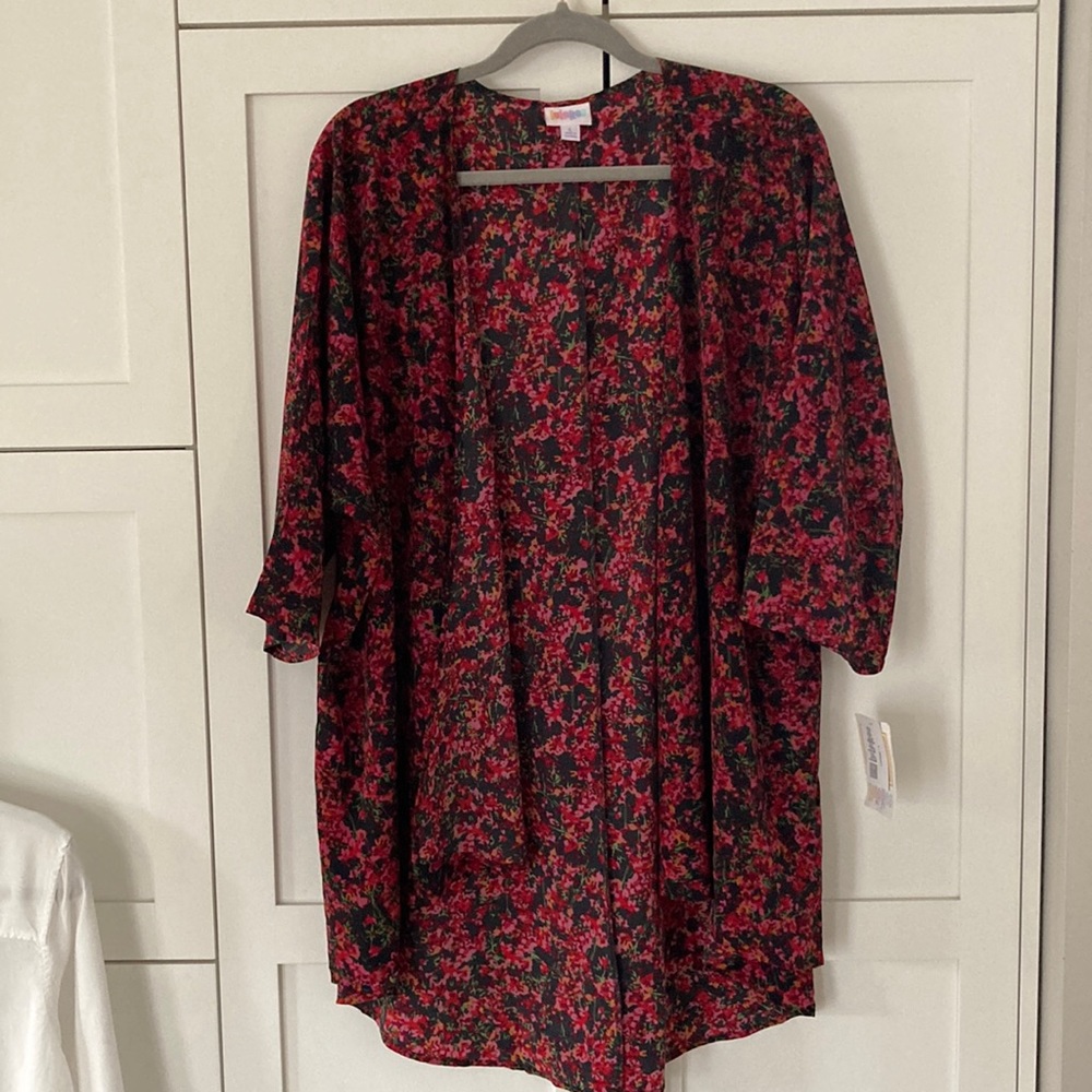 NWT LulaRoe Dark Floral Open Shawl Front Coverup/Top Size Large